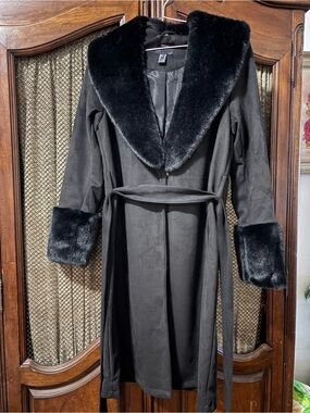 Forever 21 Black Faux Fur-Trim Belted Trench Coat